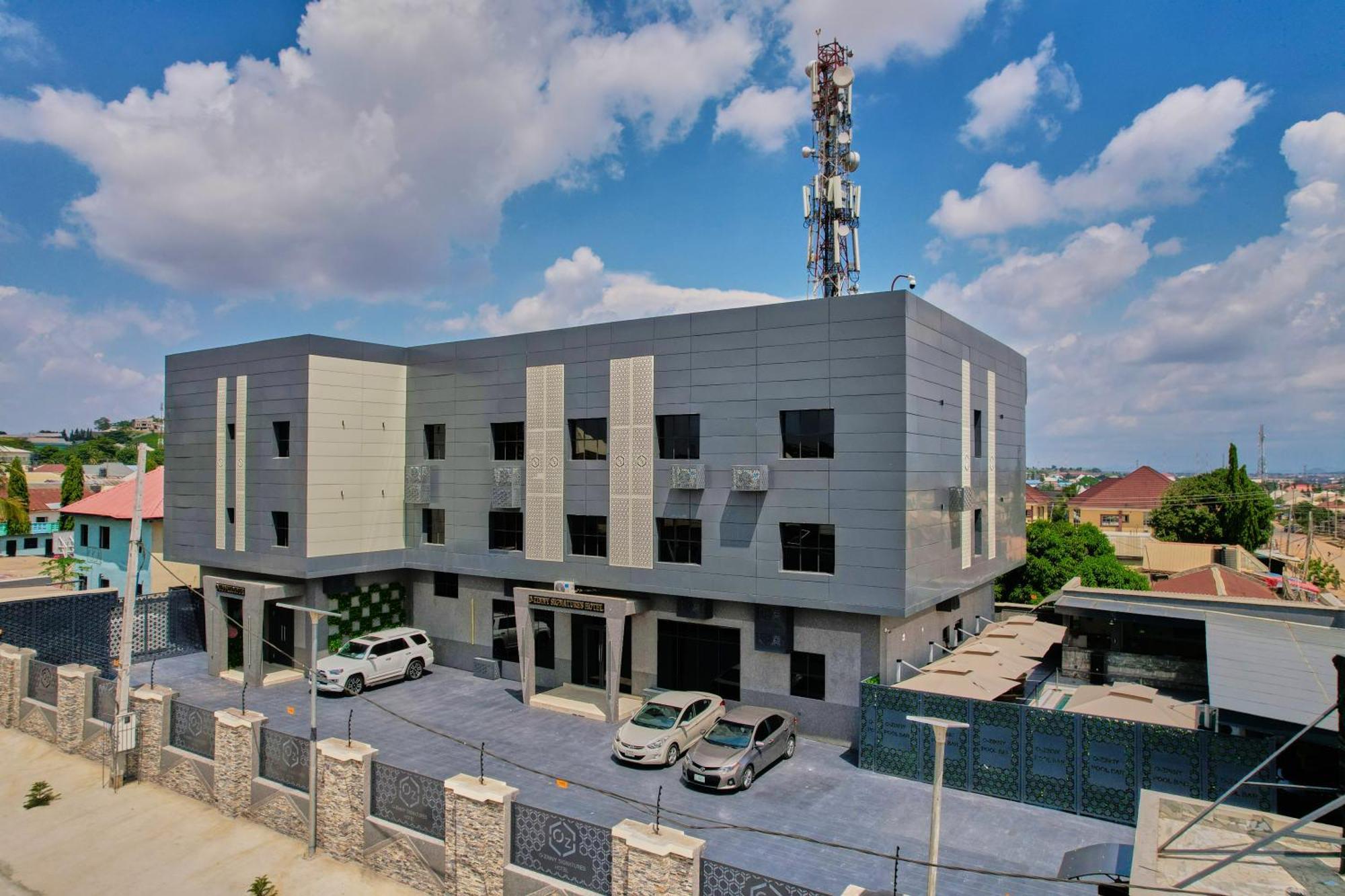 Ozinny Signatures Hotel Abuja Exterior photo